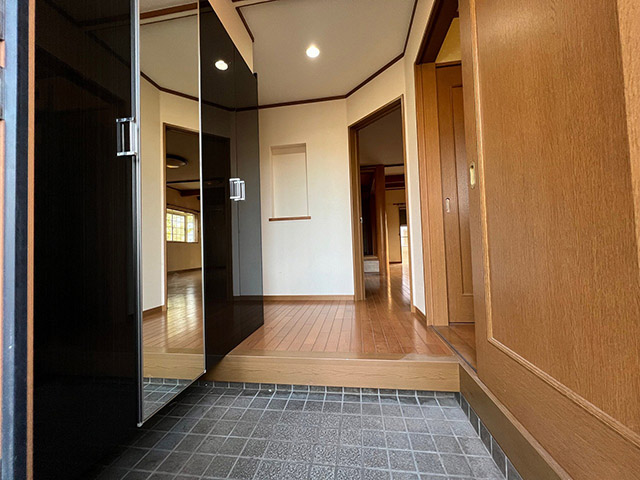 大磯町西小磯の中古住宅