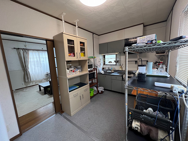 大磯の国道1号線沿いの店舗付き住宅