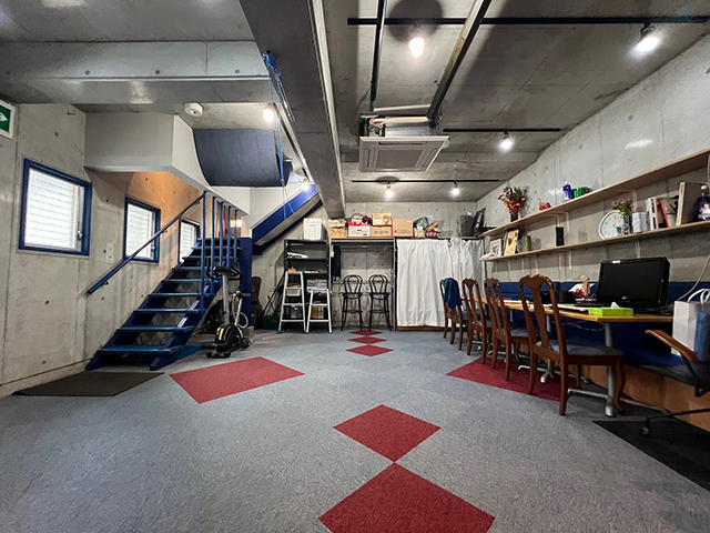 大磯の国道1号線沿いの店舗付き住宅