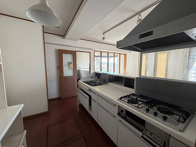 大磯町国府本郷の鉄筋コンクリート造の中古住宅