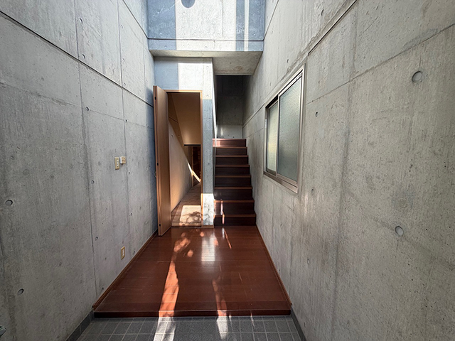 大磯町国府本郷の鉄筋コンクリート造の中古住宅