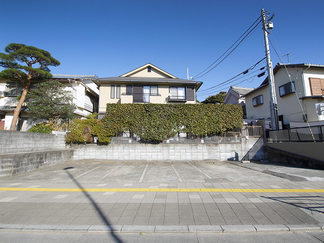 大磯町の駐車場「大磯さざれ石の駐車場」