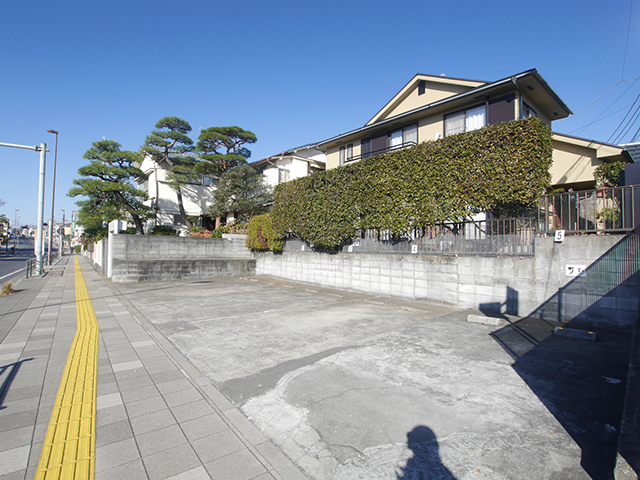 大磯町の駐車場「大磯さざれ石の駐車場」