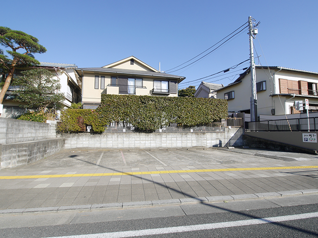 大磯町の駐車場「大磯さざれ石の駐車場」